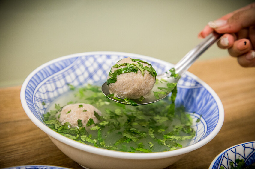 新北三重萬粒肉圓！免衝彰化也能嚐到極品彰化肉圓，皮Ｑ肉大塊香菜隨你加