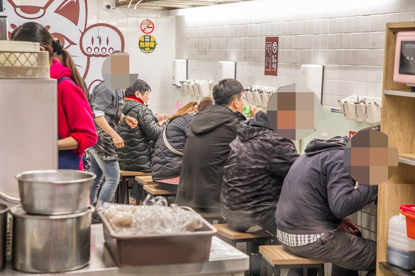 新北三重萬粒肉圓！免衝彰化也能嚐到極品彰化肉圓，皮Ｑ肉大塊香菜隨你加