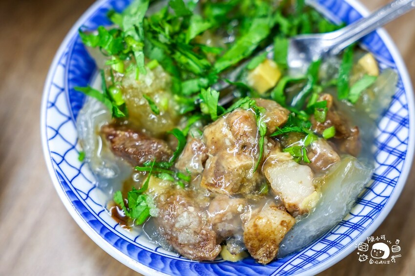 來一套65元吃飽，夜市「滿料肉圓」三重人都激推，貢丸湯還能無限續湯喝到爽