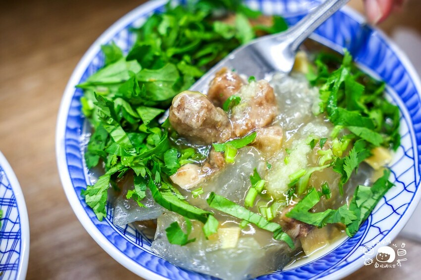 來一套65元吃飽，夜市「滿料肉圓」三重人都激推，貢丸湯還能無限續湯喝到爽