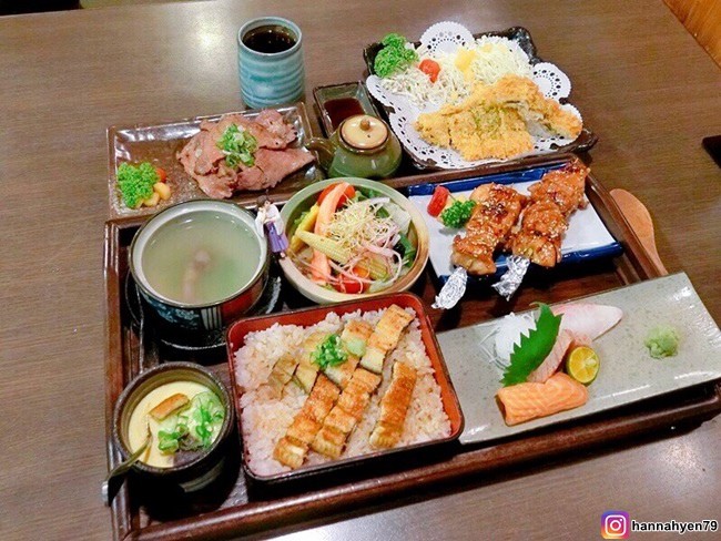 浪漫鰻屋║高雄鼓山║高雄 日式料理║日本料理║捷運凹子底站║捷運紅線║海鮮║壽司║鰻魚 推薦║鰻魚飯║丼飯║生魚片║燒║高雄 美食 推薦