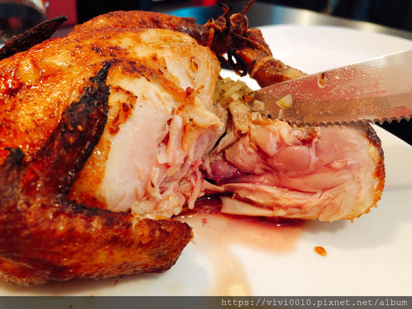 圓圓家愛吃貨-《台北大安美食》推薦牛排餐廳Osteak法式牛排,法式烤春雞皮脆肉香,超美味的餐酒館