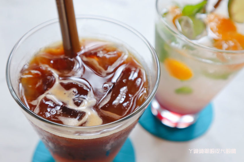 台南中西區美食咖啡廳推薦熨斗目花珈琲！必吃咖桑爆炸三明治、黑洞的唐揚雞黑咖哩、浮誇芒果聖代