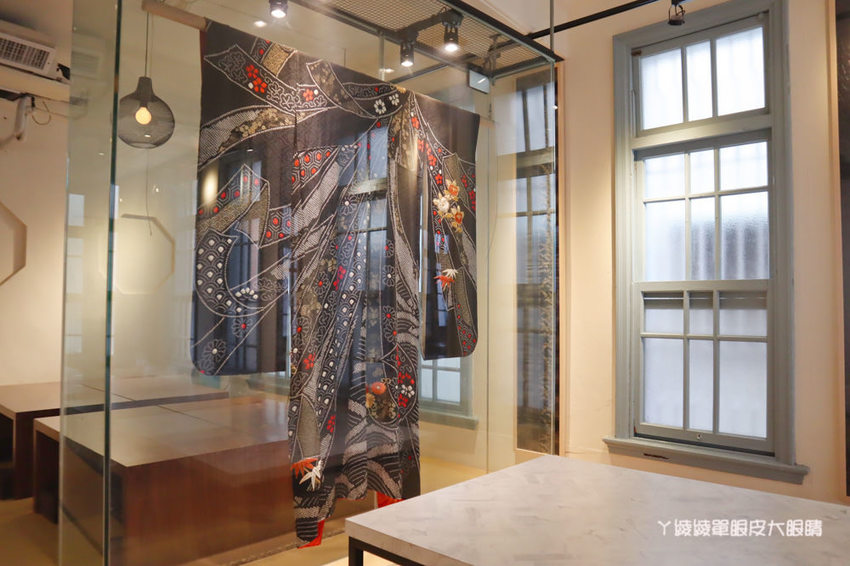 台南中西區美食咖啡廳推薦熨斗目花珈琲！必吃咖桑爆炸三明治、黑洞的唐揚雞黑咖哩、浮誇芒果聖代