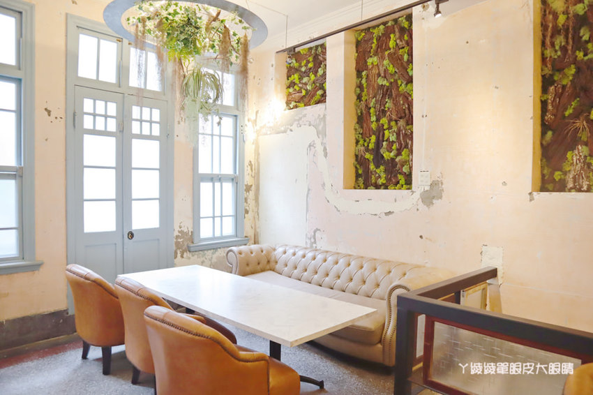 台南中西區美食咖啡廳推薦熨斗目花珈琲！必吃咖桑爆炸三明治、黑洞的唐揚雞黑咖哩、浮誇芒果聖代