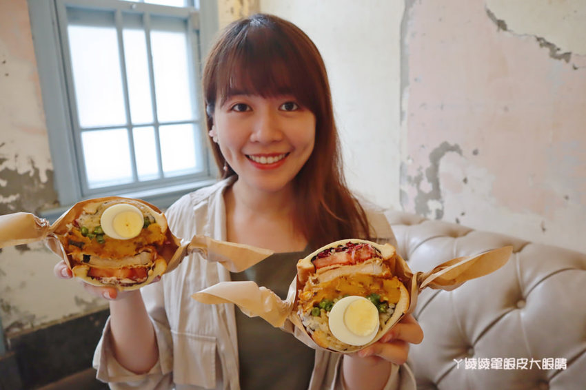 台南中西區美食咖啡廳推薦熨斗目花珈琲！必吃咖桑爆炸三明治、黑洞的唐揚雞黑咖哩、浮誇芒果聖代