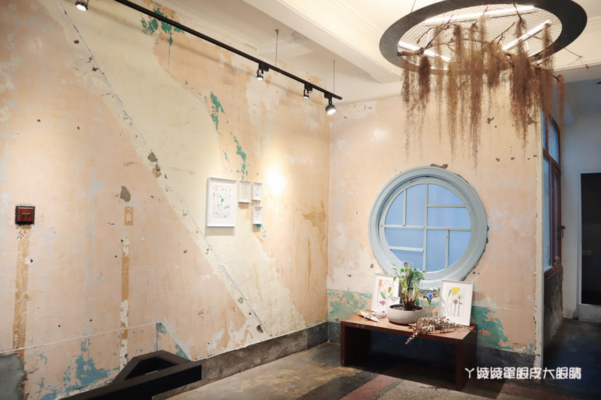 台南中西區美食咖啡廳推薦熨斗目花珈琲！必吃咖桑爆炸三明治、黑洞的唐揚雞黑咖哩、浮誇芒果聖代