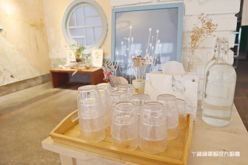 台南中西區美食咖啡廳推薦熨斗目花珈琲！必吃咖桑爆炸三明治、黑洞的唐揚雞黑咖哩、浮誇芒果聖代