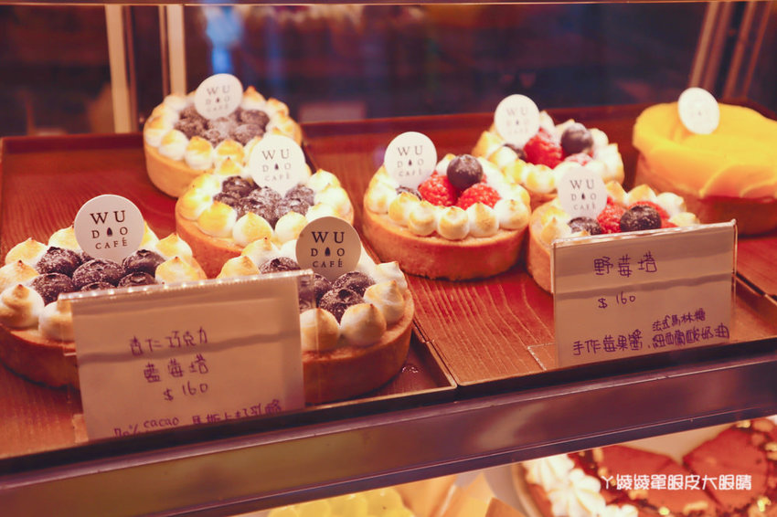 台南中西區美食咖啡廳推薦熨斗目花珈琲！必吃咖桑爆炸三明治、黑洞的唐揚雞黑咖哩、浮誇芒果聖代