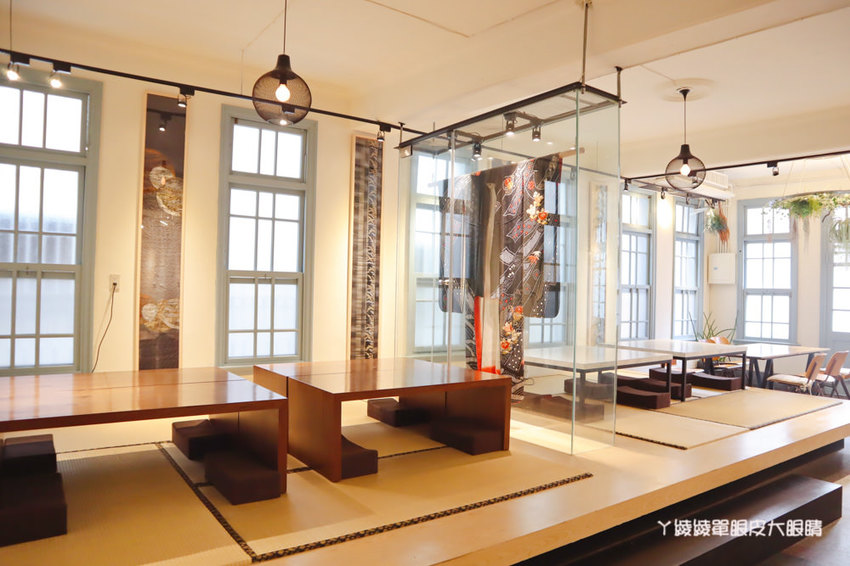 台南中西區美食咖啡廳推薦熨斗目花珈琲！必吃咖桑爆炸三明治、黑洞的唐揚雞黑咖哩、浮誇芒果聖代