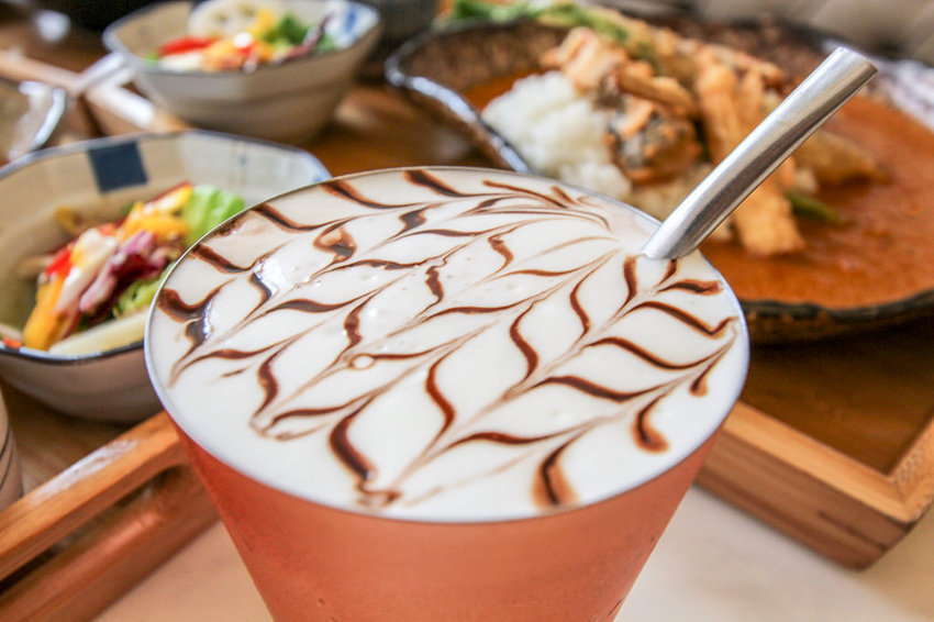 台南中西，餐點有新意，老宅風格讓你處處皆美拍的熨斗目花珈琲 cafe WUDAO。 - 微笑Joe幸運