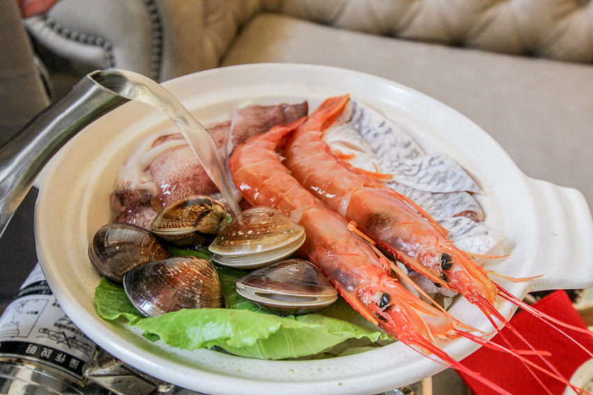 台南中西，餐點有新意，老宅風格讓你處處皆美拍的熨斗目花珈琲 cafe WUDAO。 - 微笑Joe幸運