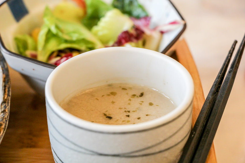 台南中西，餐點有新意，老宅風格讓你處處皆美拍的熨斗目花珈琲 cafe WUDAO。 - 微笑Joe幸運