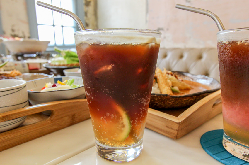 台南中西，餐點有新意，老宅風格讓你處處皆美拍的熨斗目花珈琲 cafe WUDAO。 - 微笑Joe幸運