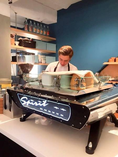 熨斗目花珈琲 cafe WUDAO：台南熨斗目花-鬧中取靜的美味飯糰早餐咖啡