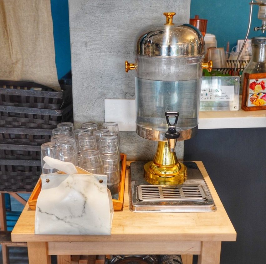 台南中西區【熨斗目花珈琲珈哩】超美質感網美系咖啡廳/海老赤蝦咖哩必點！甜點好吃又好拍 台南咖哩|台南下午茶 | 小白只饗ㄔ美食