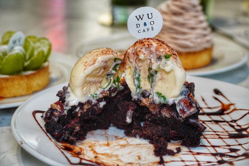 台南中西區【熨斗目花珈琲珈哩】超美質感網美系咖啡廳/海老赤蝦咖哩必點！甜點好吃又好拍 台南咖哩|台南下午茶 | 小白只饗ㄔ美食