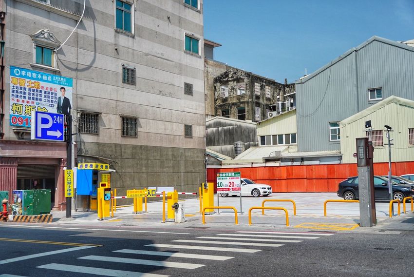 台南中西區【熨斗目花珈琲珈哩】超美質感網美系咖啡廳/海老赤蝦咖哩必點！甜點好吃又好拍 台南咖哩|台南下午茶 | 小白只饗ㄔ美食