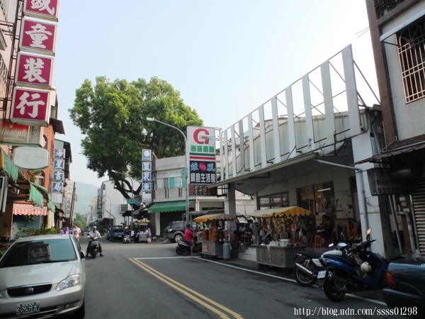 甲仙貓巷：【旅行遊記。高雄甲仙區】漫步甲仙彩繪貓巷 繽紛貓咪腳印來帶路 貓咪主題塗鴉超好拍！大啖當地名物芋冰、芋粿