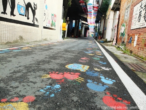 甲仙貓巷：【旅行遊記。高雄甲仙區】漫步甲仙彩繪貓巷 繽紛貓咪腳印來帶路 貓咪主題塗鴉超好拍！大啖當地名物芋冰、芋粿