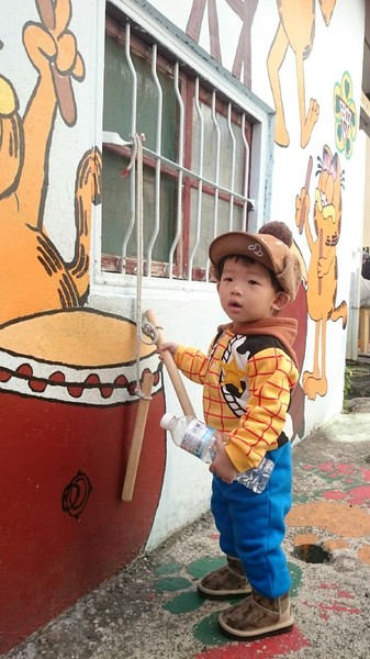 甲仙貓巷：高雄~甲仙貓巷~超好拍的口愛貓咪彩繪~繽紛雨傘高高掛~