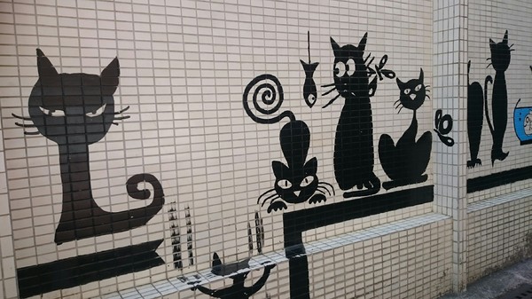 甲仙貓巷：高雄~甲仙貓巷~超好拍的口愛貓咪彩繪~繽紛雨傘高高掛~