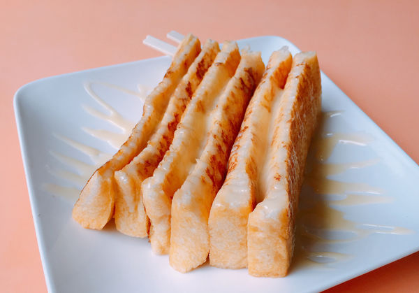   [中山區 捷運雙連站］一瀉而下吧！蛋汁瀑布！可蜜達 Comida 隱藏在巷弄中令人銷魂的炭烤吐司 鬼椒起司肉蛋吐司 檸香馬告雞滑蛋吐司 (附完整菜單Menu)