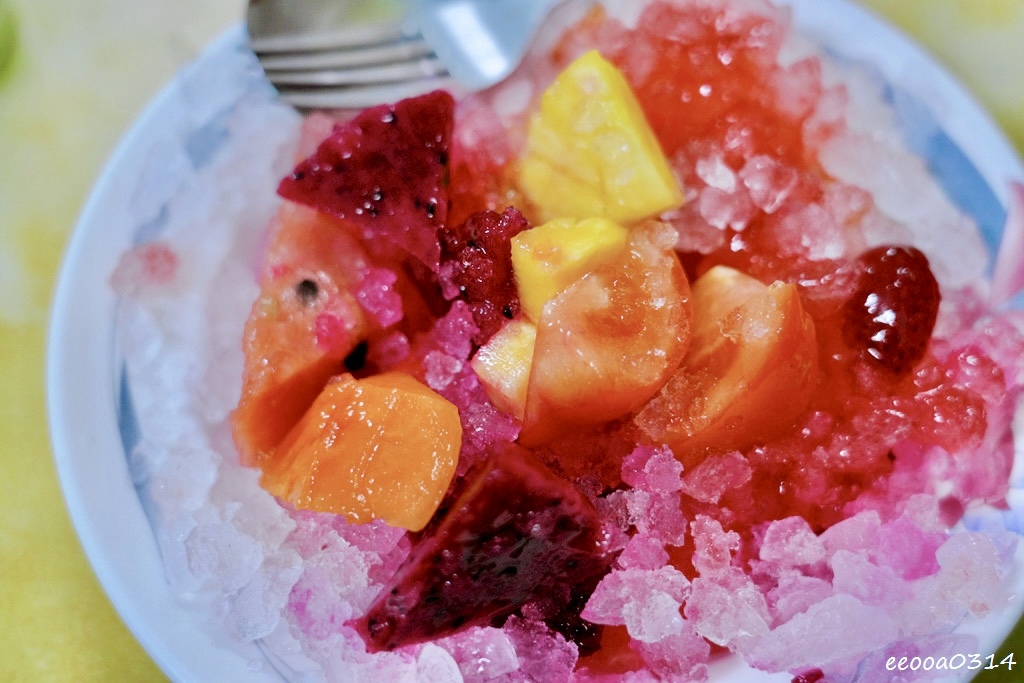 台東老字號冰品店｜正東山冰屋，古早味水果冰、現打果汁，清涼消