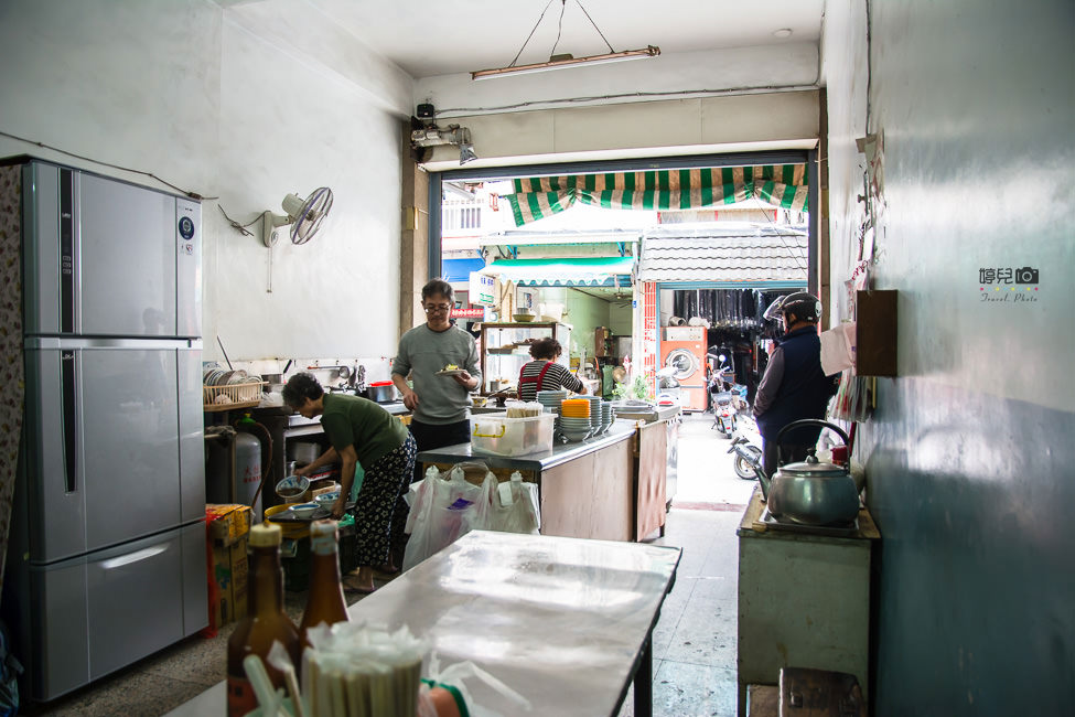 ｜屏東美食｜阿婆麵店，無招牌、無菜單超人氣在地古早味麵店 - 阿婷的旅行札記。