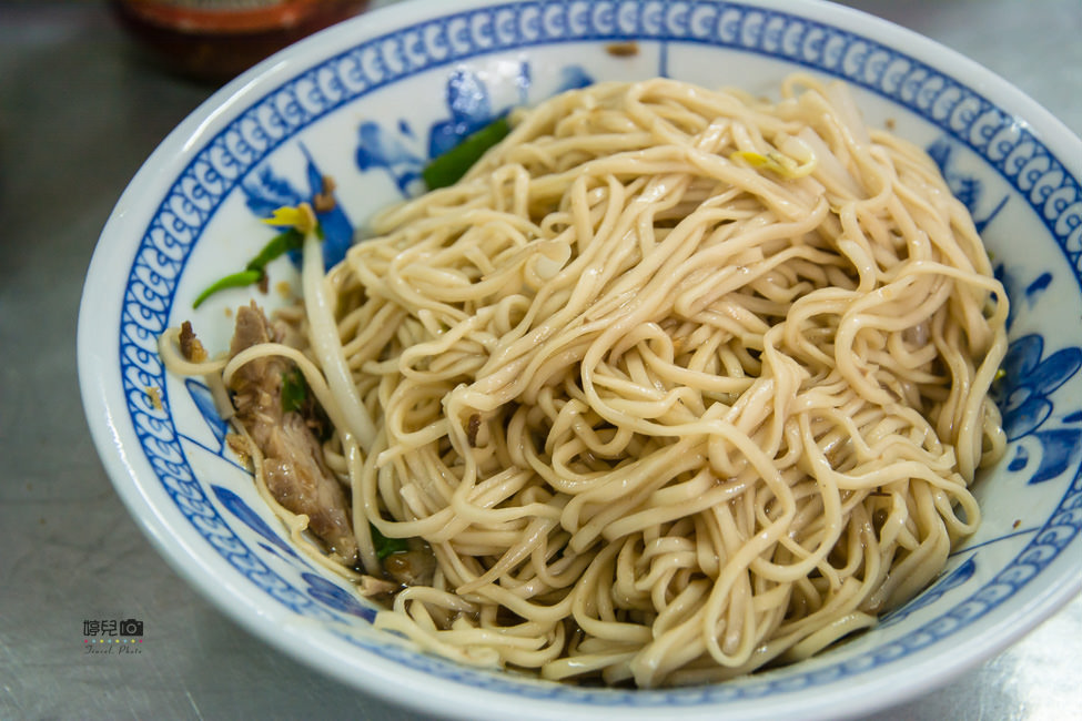 ｜屏東美食｜阿婆麵店，無招牌、無菜單超人氣在地古早味麵店 - 阿婷的旅行札記。