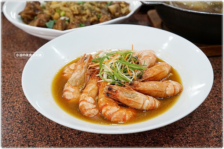 2022圍爐年菜外帶推薦║漢口路人氣餐廳年菜外帶，總鋪師功夫菜澎湃上桌，除夕當日現做限量預購中！！