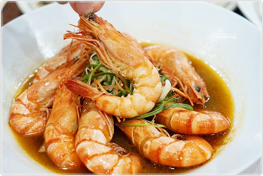 2022圍爐年菜外帶推薦║漢口路人氣餐廳年菜外帶，總鋪師功夫菜澎湃上桌，除夕當日現做限量預購中！！