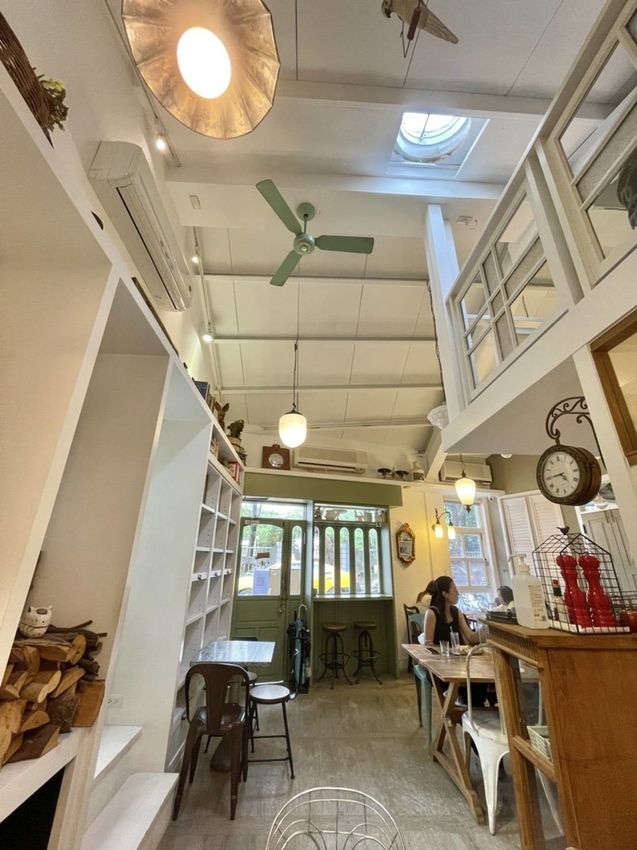 【台北.文山區】尋常生活早午餐。南法風格友善寵物咖啡廳。淡綠色小花園綠意盎然的世外桃源