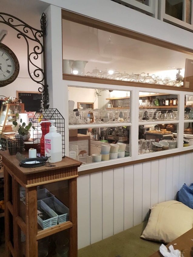 【台北.文山區】尋常生活早午餐。南法風格友善寵物咖啡廳。淡綠色小花園綠意盎然的世外桃源