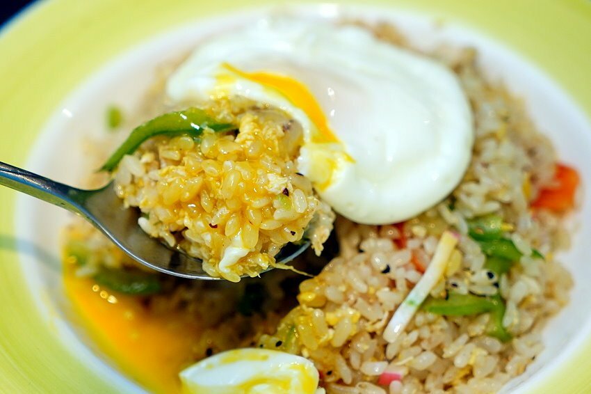 【台中美食】炒飯超人．份量十足、口味好的人氣炒飯!