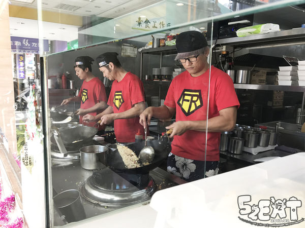 食記炒飯超人5.jpg