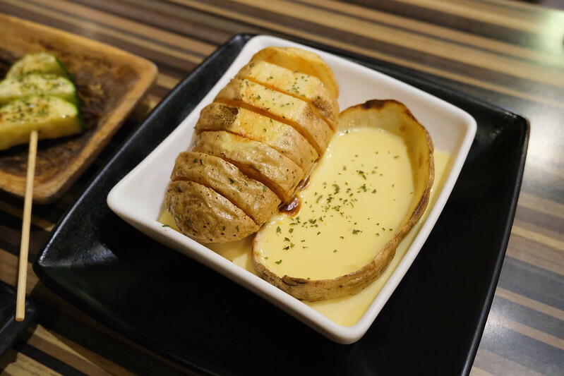 台北中山區串燒|燒鳥串道吉林店,平價又飽足,免費柴魚拌飯+茶泡飯吃到飽!