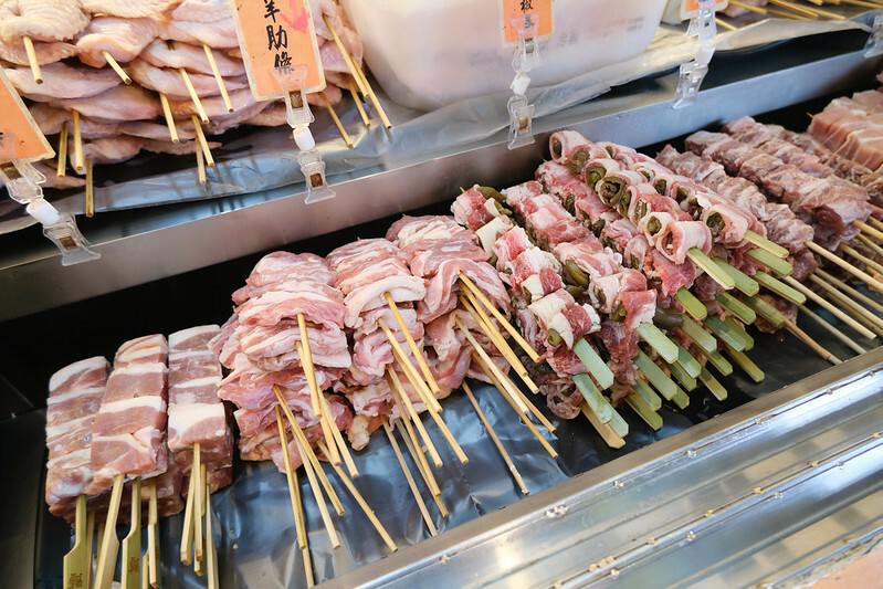 台北中山區串燒|燒鳥串道吉林店,平價又飽足,免費柴魚拌飯+茶泡飯吃到飽!