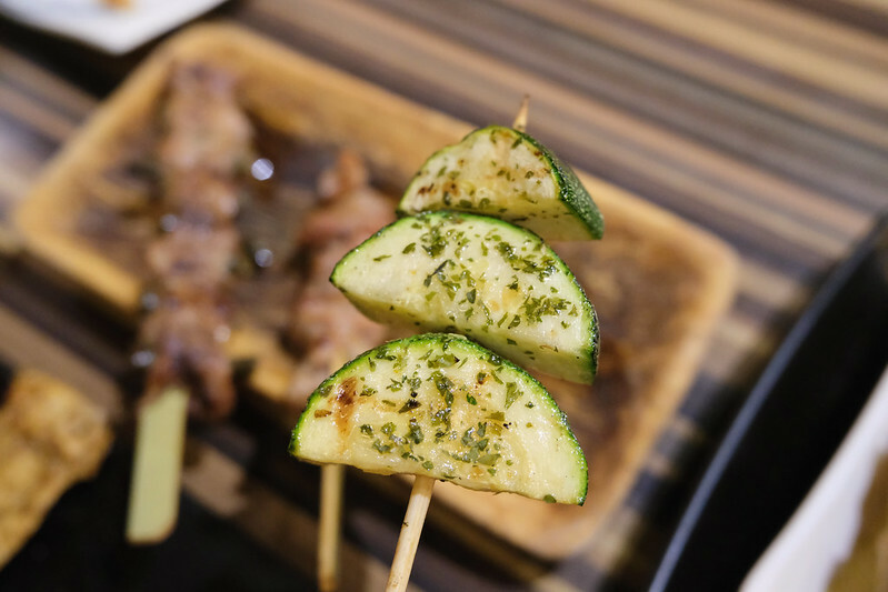 台北中山區串燒|燒鳥串道吉林店,平價又飽足,免費柴魚拌飯+茶泡飯吃到飽!