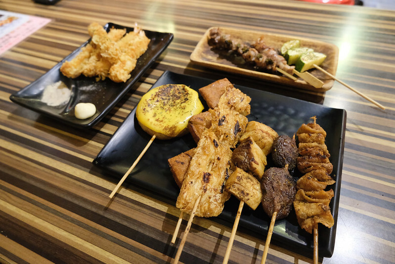 台北中山區串燒|燒鳥串道吉林店,平價又飽足,免費柴魚拌飯+茶泡飯吃到飽!