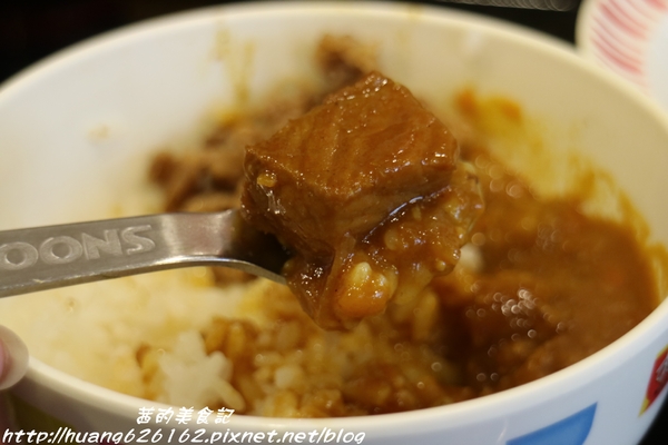 すき家SUKIYA(三重菜寮店)：【新北三重區】新北市第一家平價牛丼飯『日本すき家丼飯(SUKIYA)』24小時不打烊、捷運菜寮站~