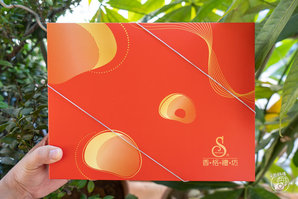 台中香格禮坊是中秋過年必排蛋黃酥名店~傳統工法酥香不油膩,甜鹹交織層次豐富!