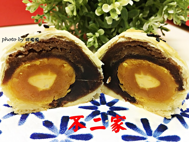 【台中 伴手禮】香格禮坊▲▲▲絕對是台中第一名的蛋黃酥無誤，中秋送禮絕不能少了這一味▼▼▼(內有與不二家的評比)