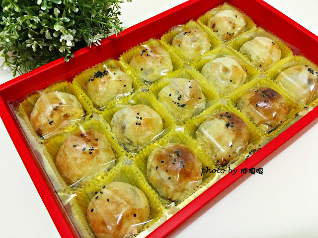 【台中 伴手禮】香格禮坊▲▲▲絕對是台中第一名的蛋黃酥無誤，中秋送禮絕不能少了這一味▼▼▼(內有與不二家的評比)