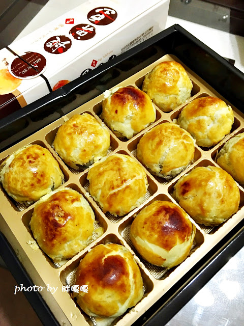 【台中 伴手禮】香格禮坊▲▲▲絕對是台中第一名的蛋黃酥無誤，中秋送禮絕不能少了這一味▼▼▼(內有與不二家的評比)