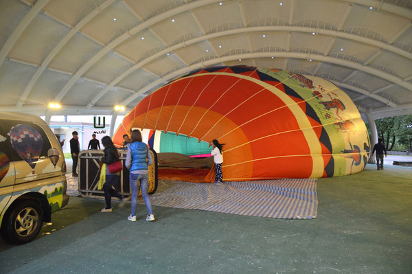 台東飛行夢工場：台東｜飛行夢工場 不必苦等熱氣球嘉年華 在熱氣球飛行學校       圓一個飛行的夢