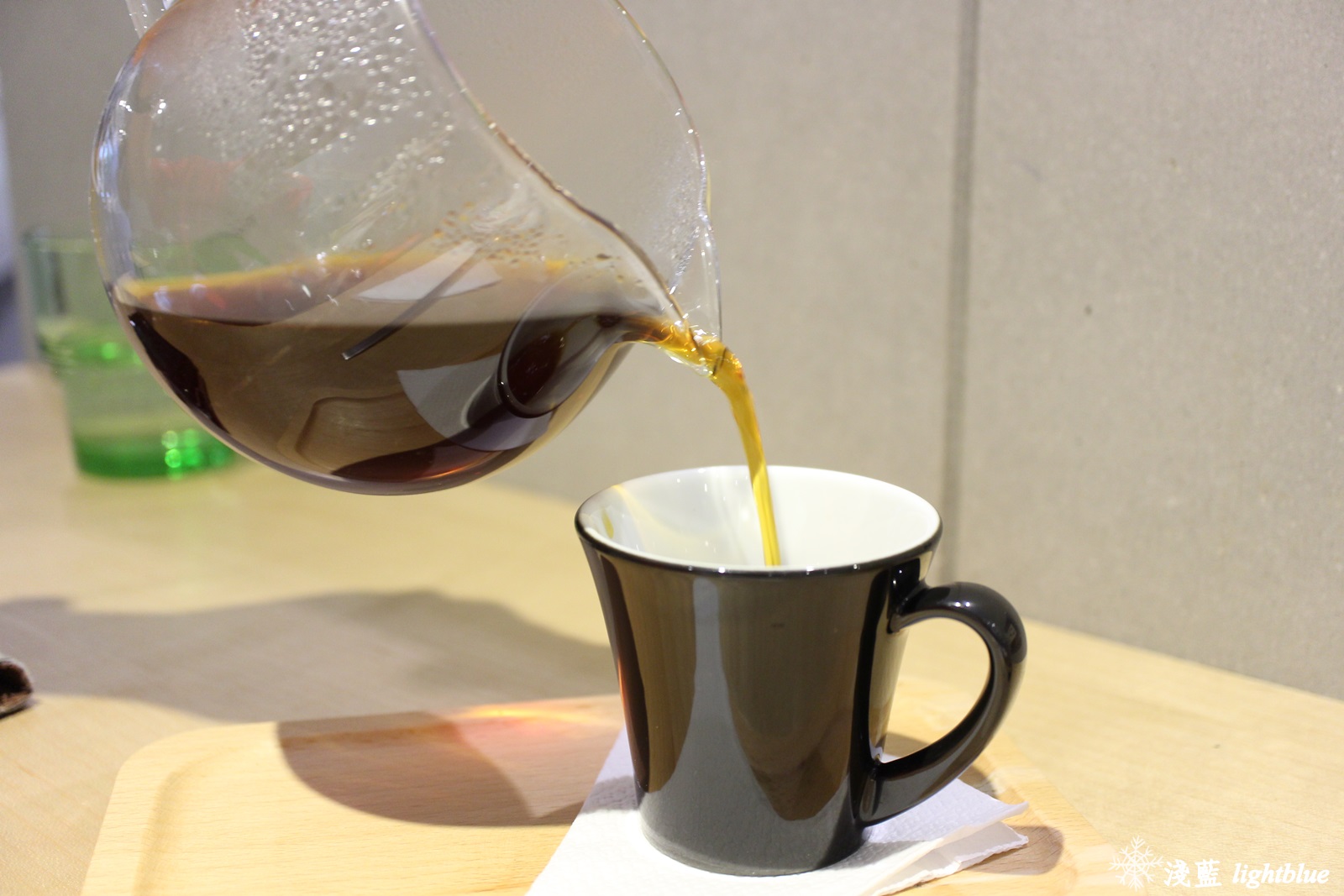 [ 圓山站美食 ] 淺藍 × Gacha Gacha 轉咖啡～讓扭蛋幫你決定今天喝什麼（免費wifi插座不限時）