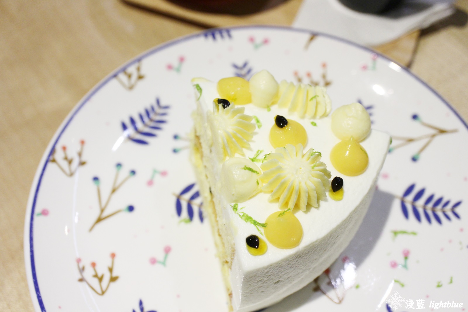 [ 圓山站美食 ] 淺藍 × Gacha Gacha 轉咖啡～讓扭蛋幫你決定今天喝什麼（免費wifi插座不限時）