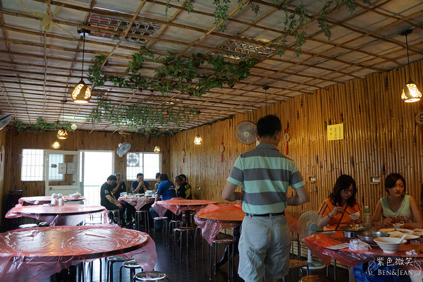 宜蘭員山雙連埤秘境!彩燕在地美食必吃紅麴白斬雞、獨特蓴菜料理。