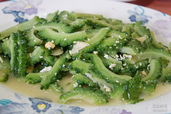 宜蘭員山雙連埤秘境!彩燕在地美食必吃紅麴白斬雞、獨特蓴菜料理。